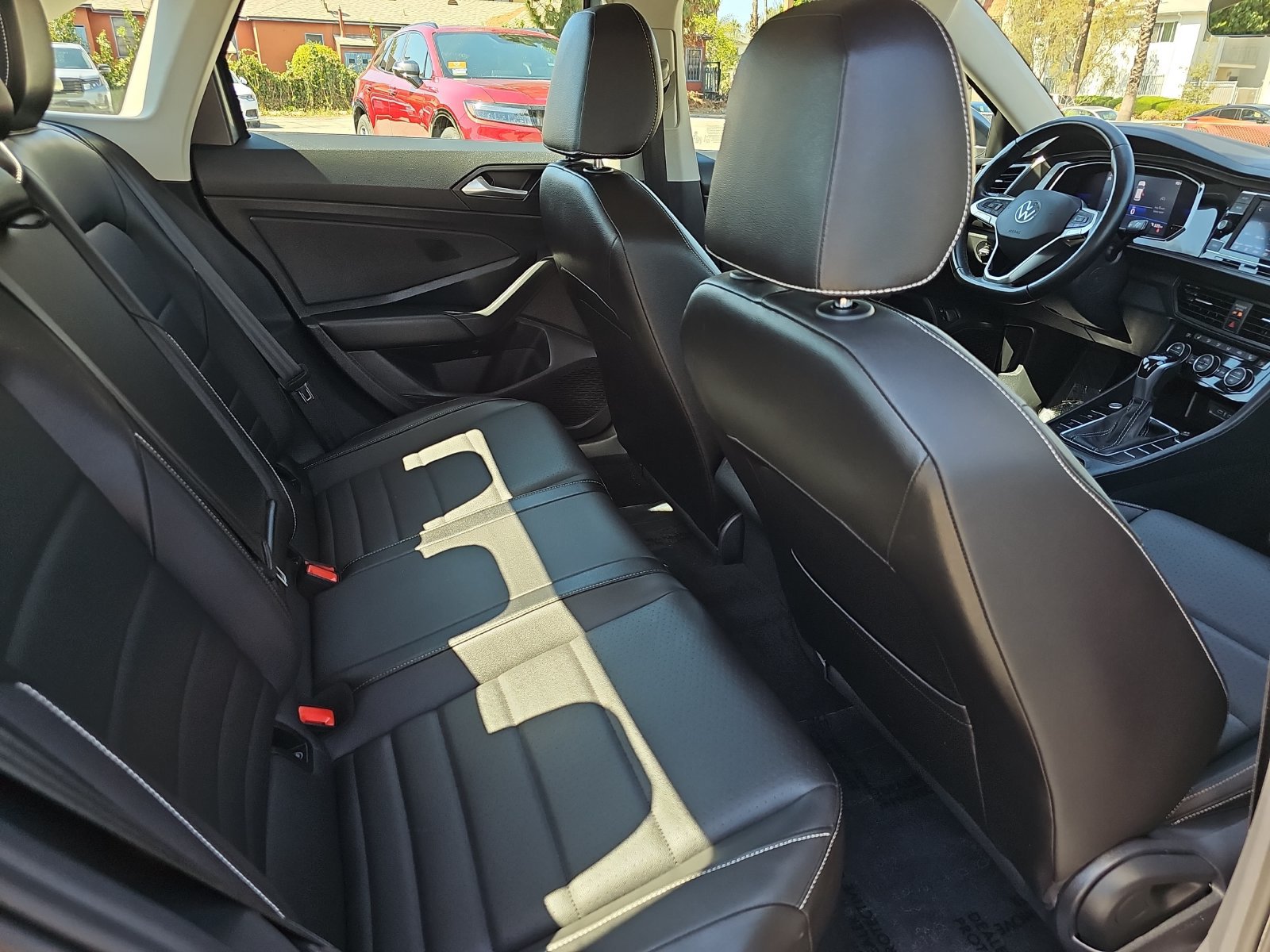 Used 2022 Volkswagen Jetta SE FWD image 11