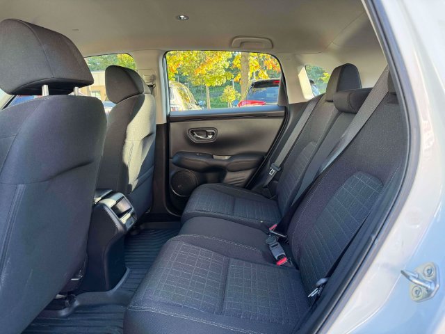 Used 2023 Honda HR-V LX image 16