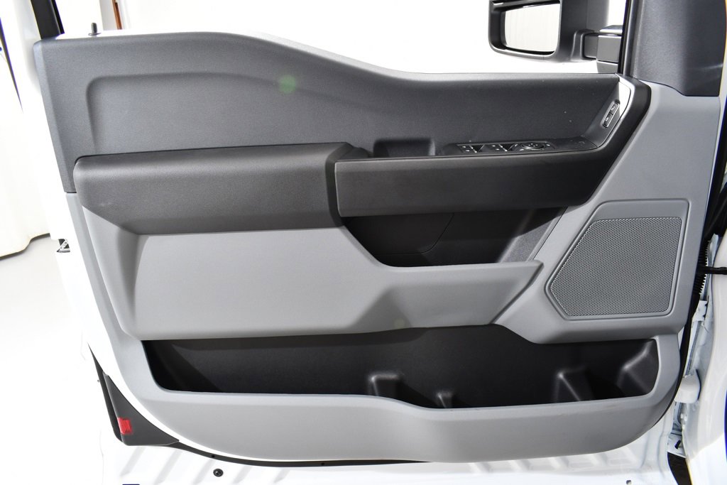 New 2026 Ford F250 XL w/ XL Chrome Package image 24