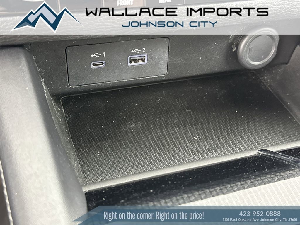 Used 2023 Mitsubishi Outlander SE Black Edition image 28