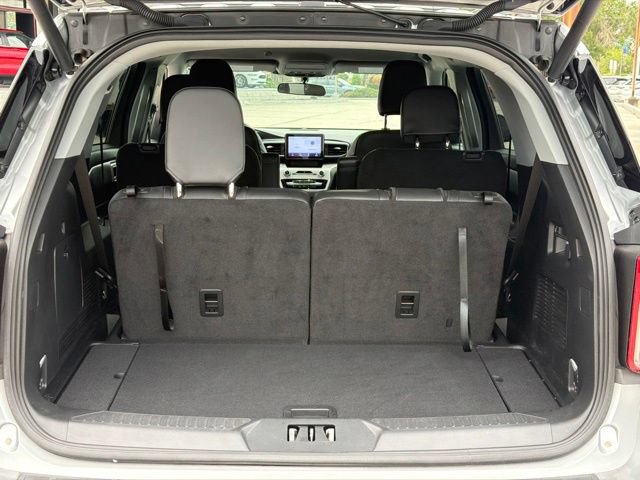 Used 2023 Ford Explorer XLT w/ Equipment Group 202A RWD image 5