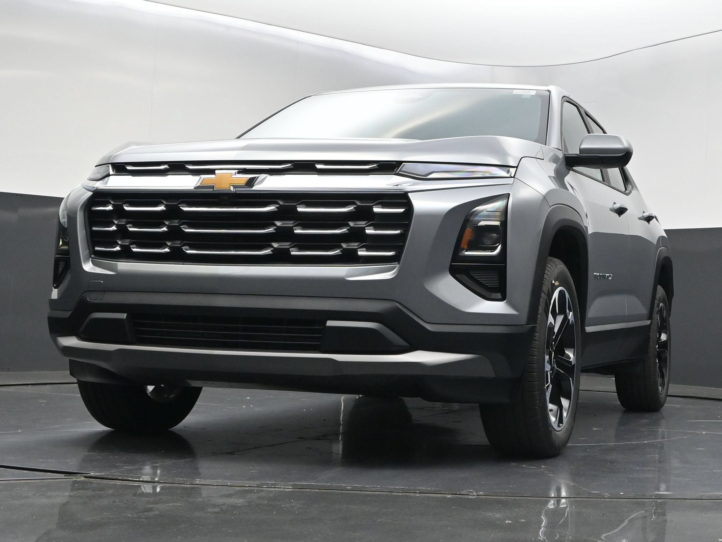 New 2027 Chevrolet Equinox LT w/ Convenience Package II FWD image 40