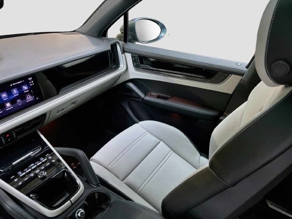New 2026 Porsche Cayenne AWD/4WD image 26