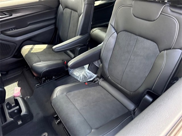New 2025 Jeep Grand Cherokee L Altitude image 29