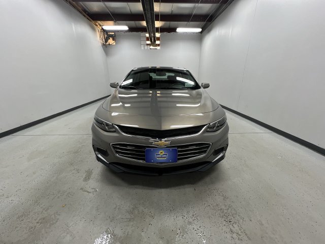 Used 2017 Chevrolet Malibu Premier w/ Premier Sun and Wheel Package FWD image 3