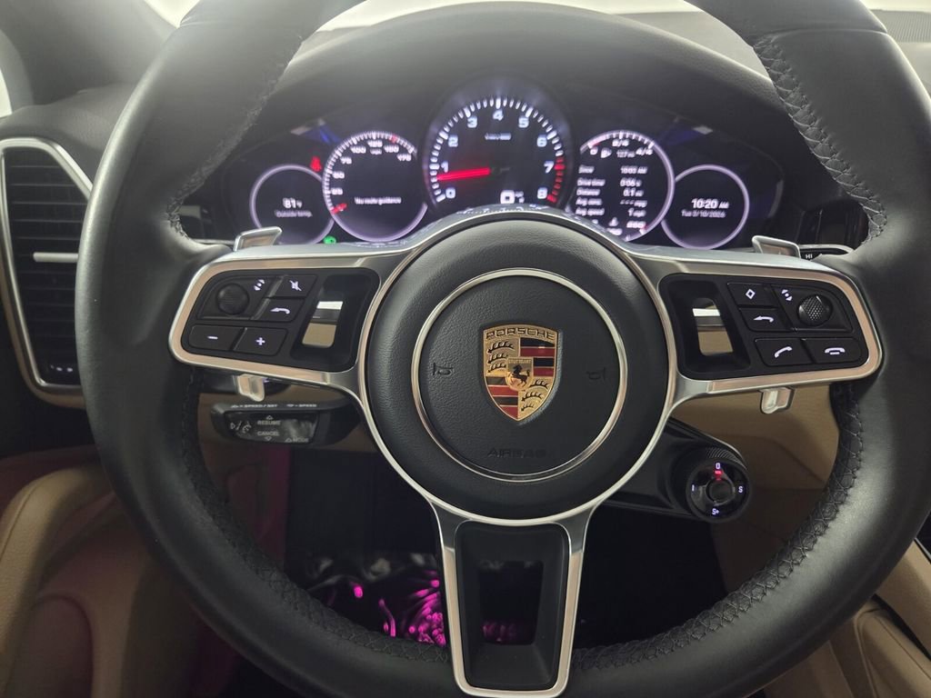 Used 2023 Porsche Cayenne Platinum Edition image 17