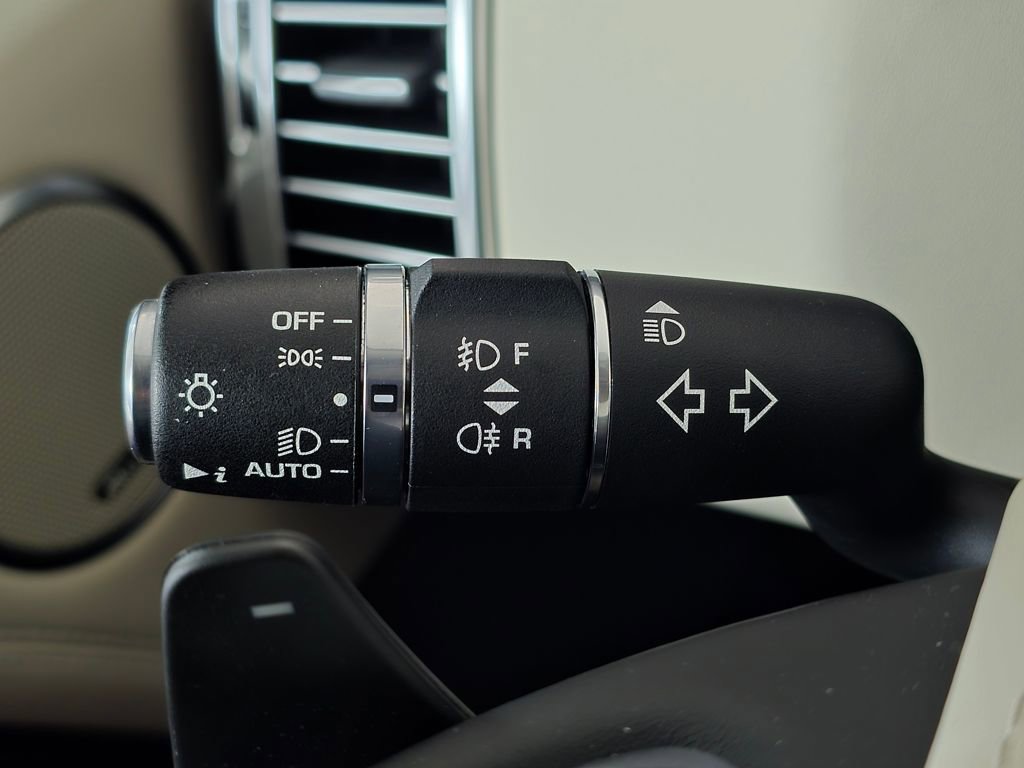 Used 2021 Land Rover Range Rover P525 Westminster Edition LWB AWD/4WD image 33