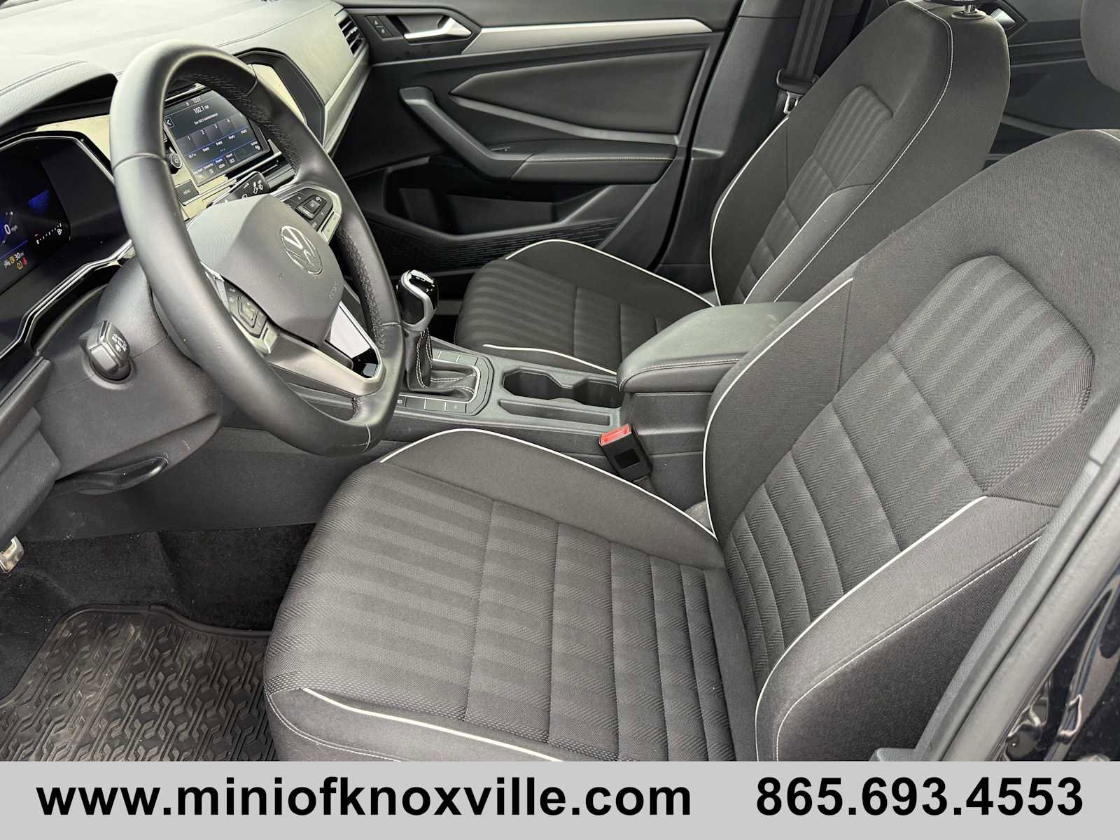 Used 2024 Volkswagen Jetta Sport image 10