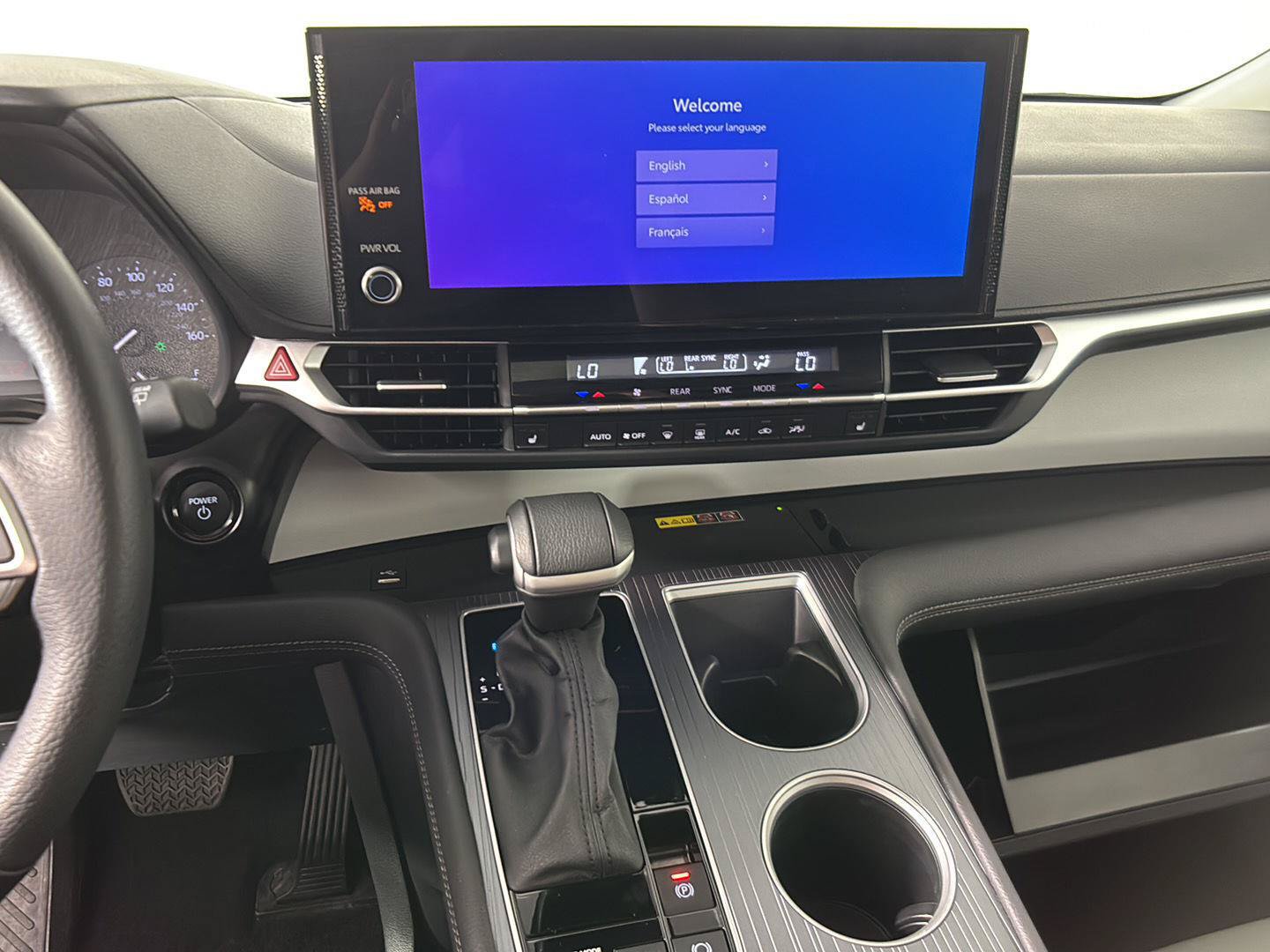 Used 2025 Toyota Sienna XLE w/ XLE Plus Package FWD image 34