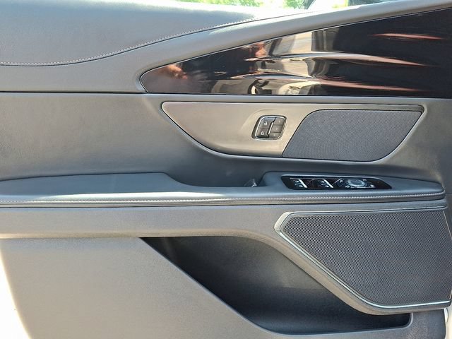 Used 2024 Lincoln Nautilus Premier w/ Jet Appearance Package AWD/4WD image 11