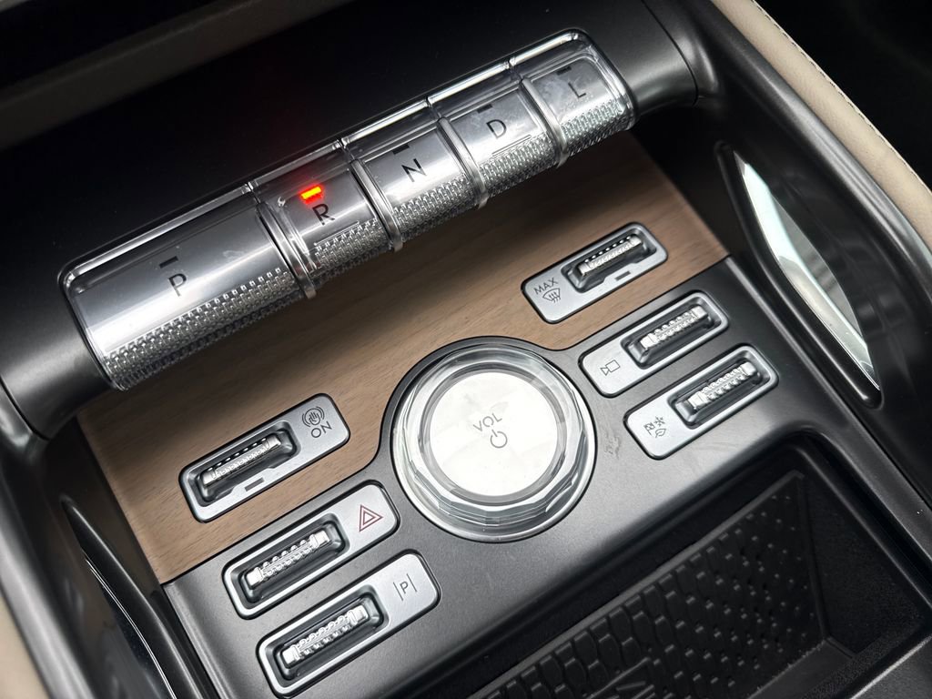 Used 2025 Lincoln Nautilus Reserve image 42