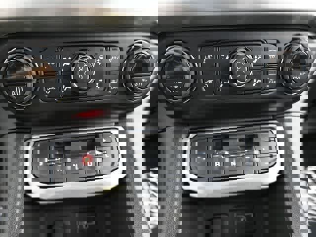 Used 2023 GMC Acadia SLE image 19