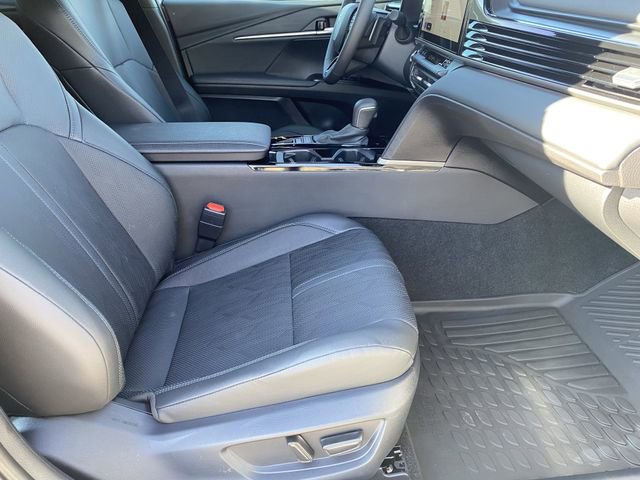 Used 2025 Toyota Camry XSE FWD image 12