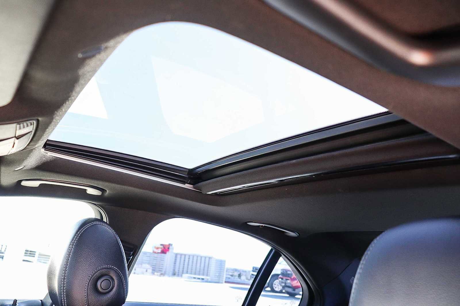 Used 2019 Mercedes-Benz C 300 Sedan image 25