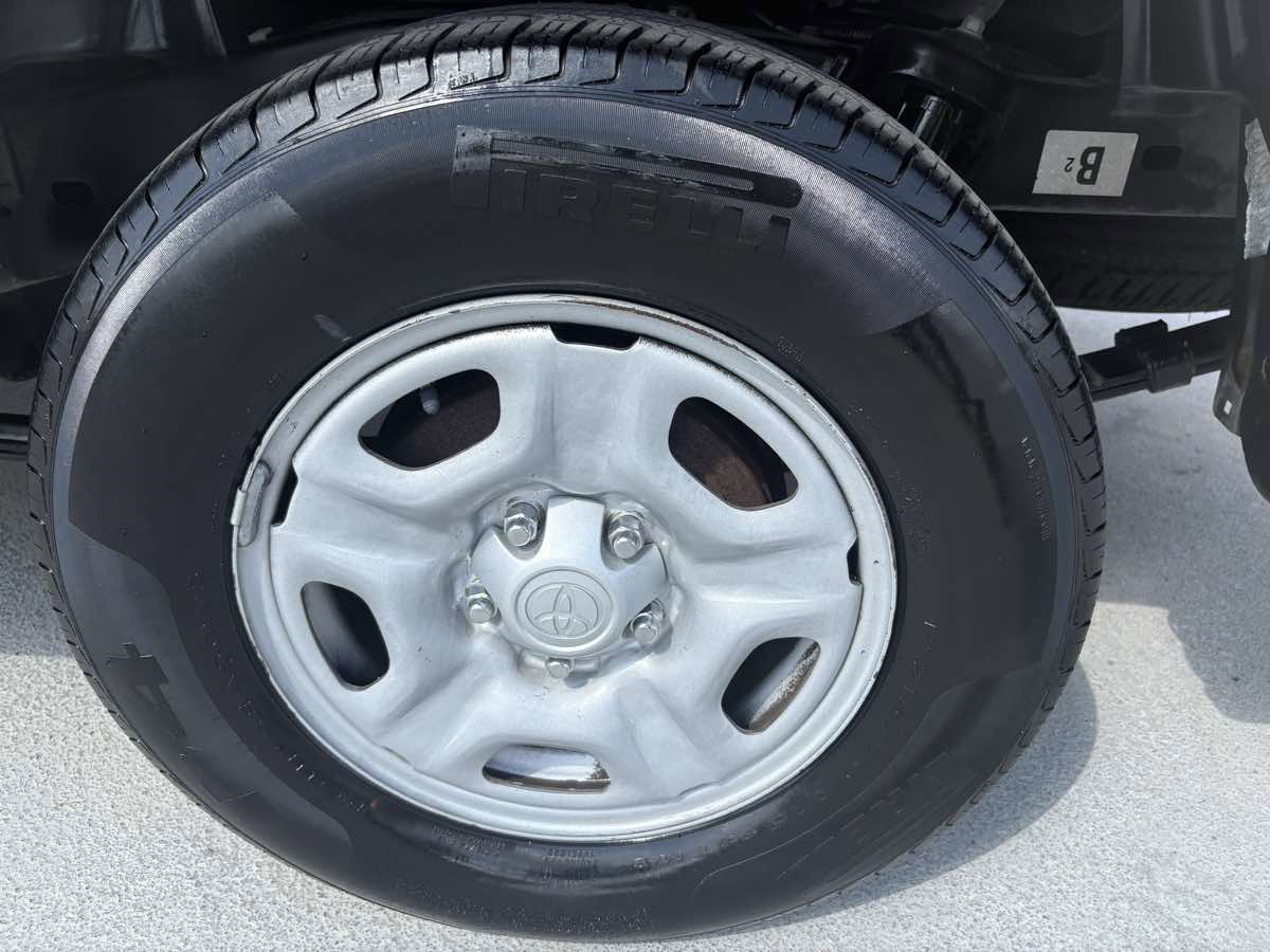 Used 2015 Toyota Tacoma 2WD Access Cab image 12