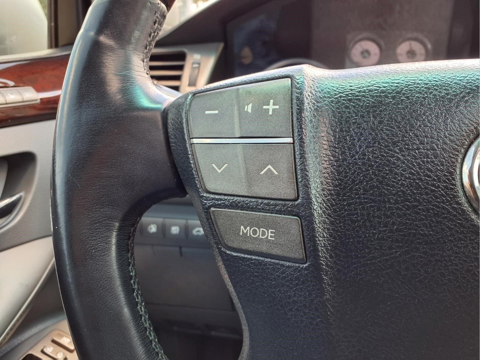 Used 2009 Lexus LX 570 4WD image 23