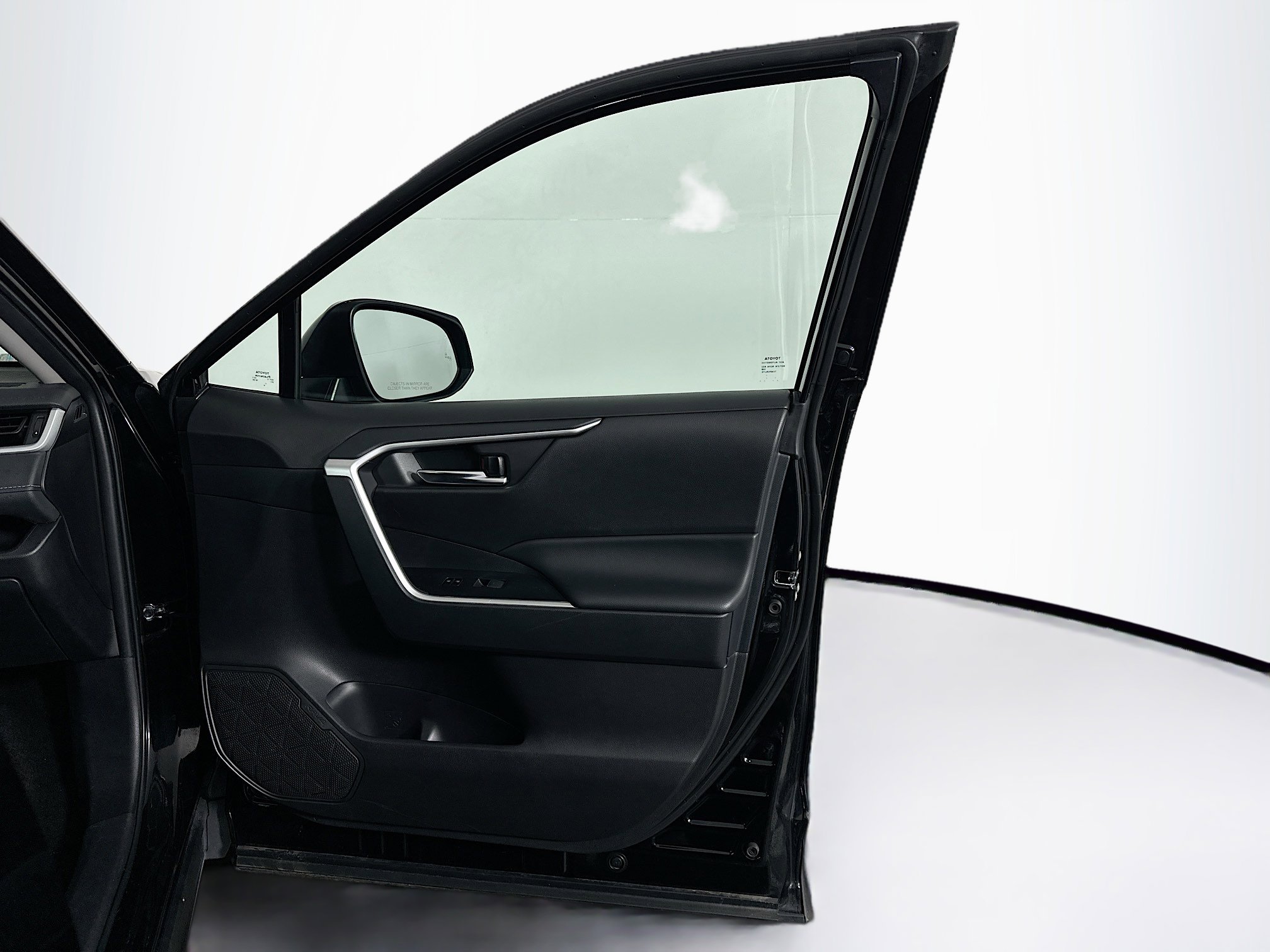 Used 2024 Toyota RAV4 XLE image 30