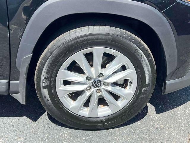 Certified 2024 Toyota Corolla Cross LE w/ Moonroof Package image 13