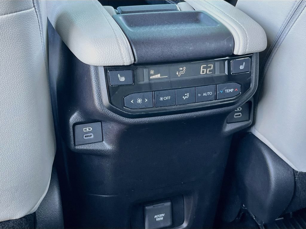 Used 2025 Toyota Grand Highlander FWD image 25