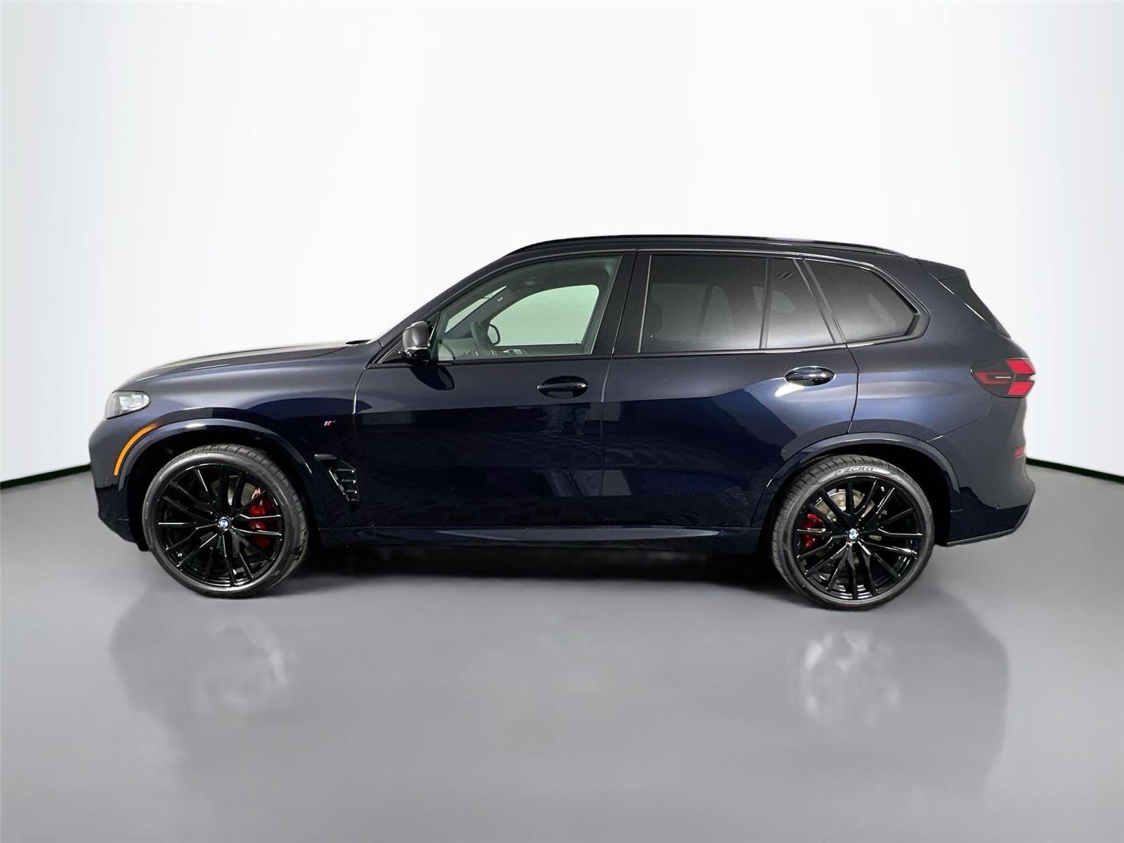 New 2026 BMW X5 M60i image 3