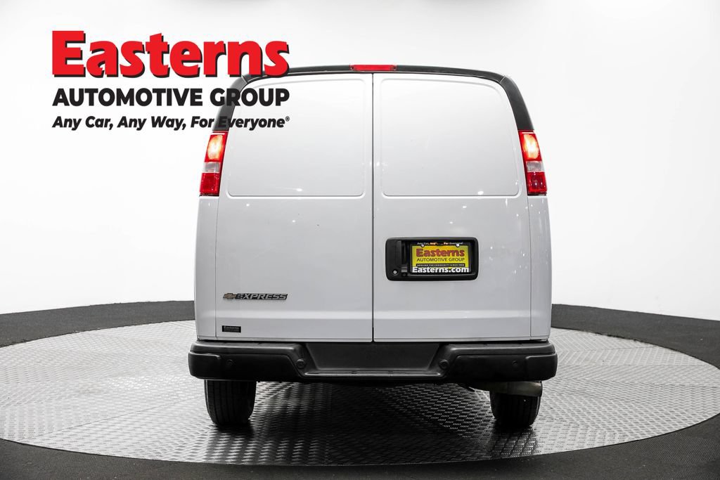Used 2022 Chevrolet Express 2500 Extended w/ Driver Convenience Package RWD image 6