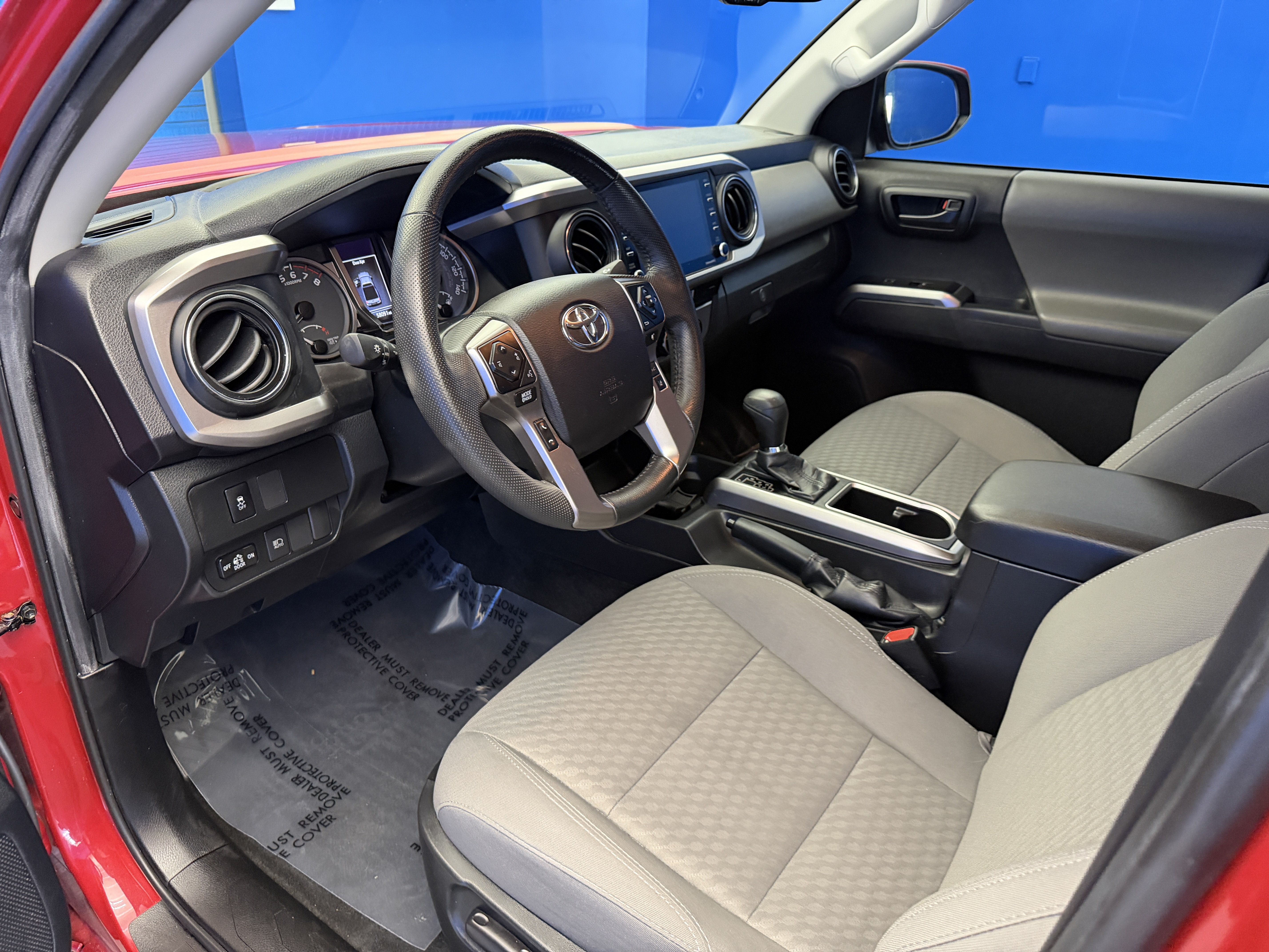 Used 2022 Toyota Tacoma SR5 AWD/4WD image 11