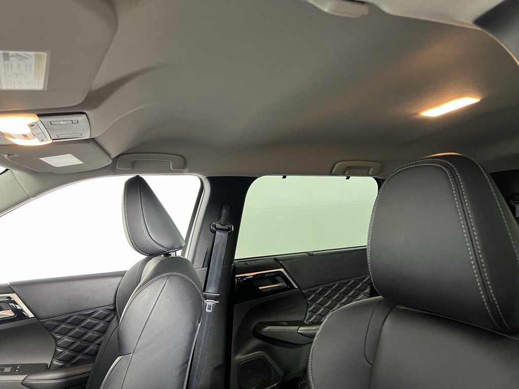 Used 2024 Mitsubishi Outlander SEL image 25