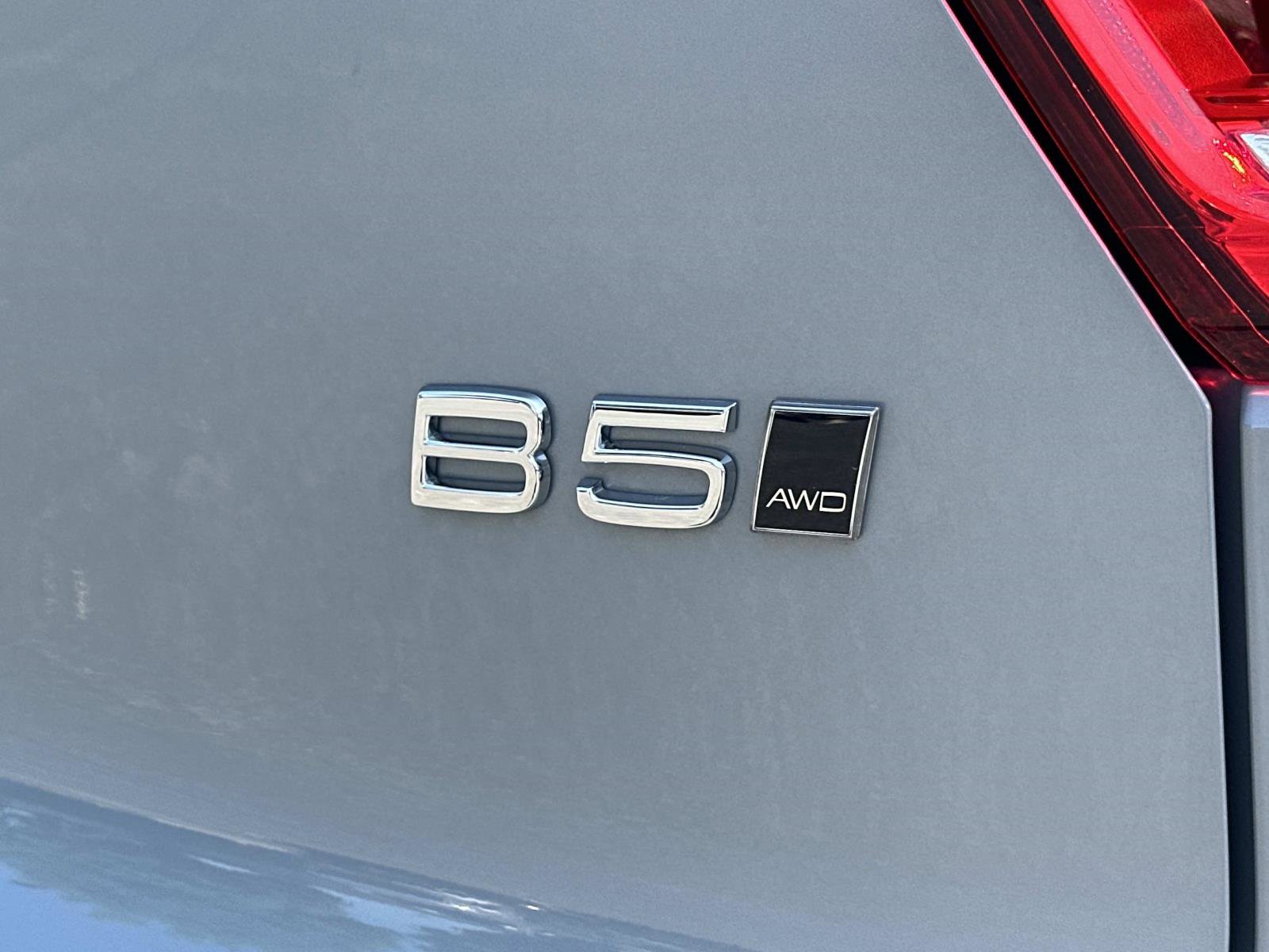 Certified 2026 Volvo XC40 B5 Plus w/ Protection Package Premier AWD/4WD image 28