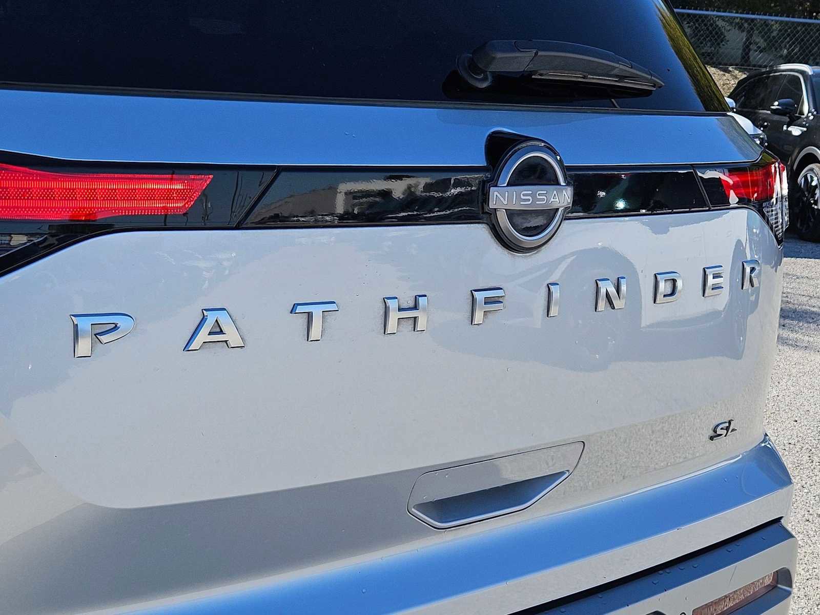 Used 2022 Nissan Pathfinder SL image 13