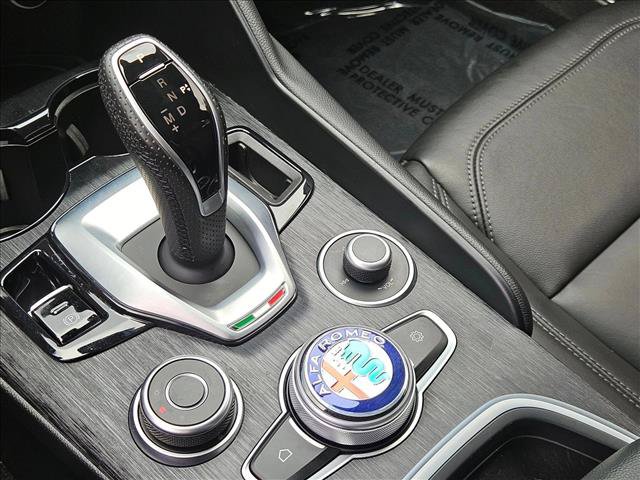Used 2022 Alfa Romeo Giulia Sprint RWD image 12
