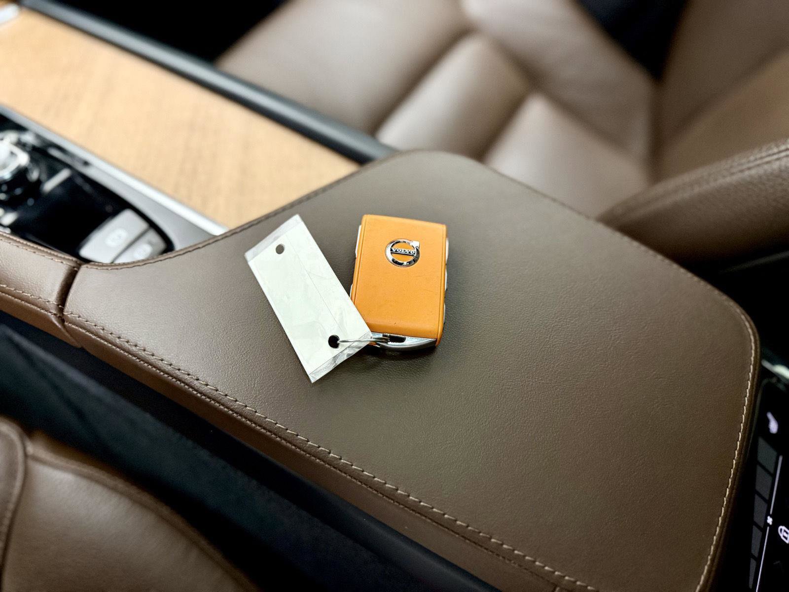 Used 2024 Volvo XC90 T8 Plus w/ Protection Package Premier image 23