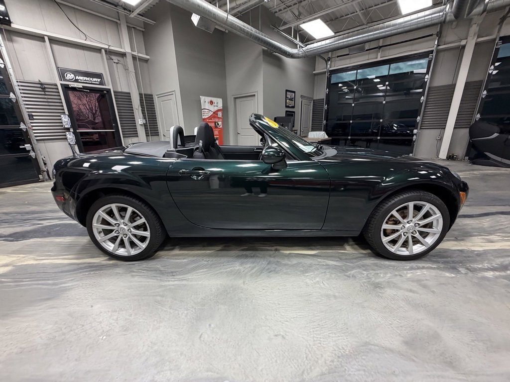 Used 2008 MAZDA MX-5 Miata Touring w/ Suspension Pkg image 24