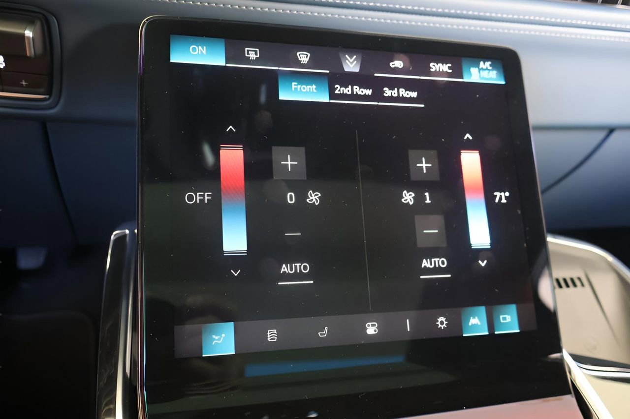 New 2025 Cadillac Escalade IQ Luxury 2 w/ LPO, Radiant Package AWD/4WD image 25