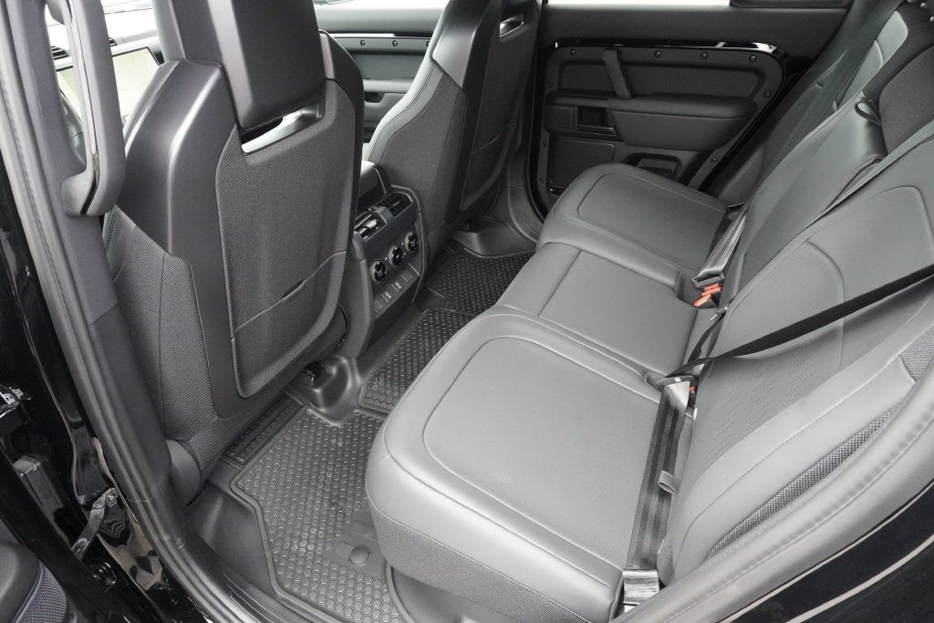 New 2026 Land Rover Defender 110 OCTA AWD/4WD image 29
