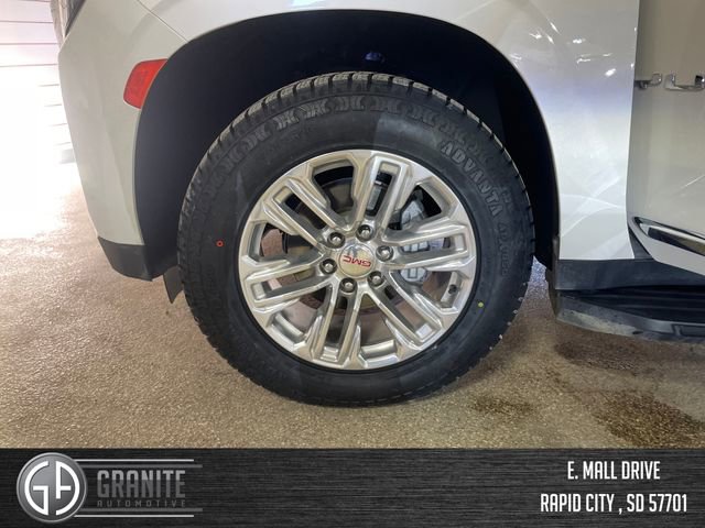 Used 2023 GMC Yukon SLT w/ SLT Luxury Package image 30