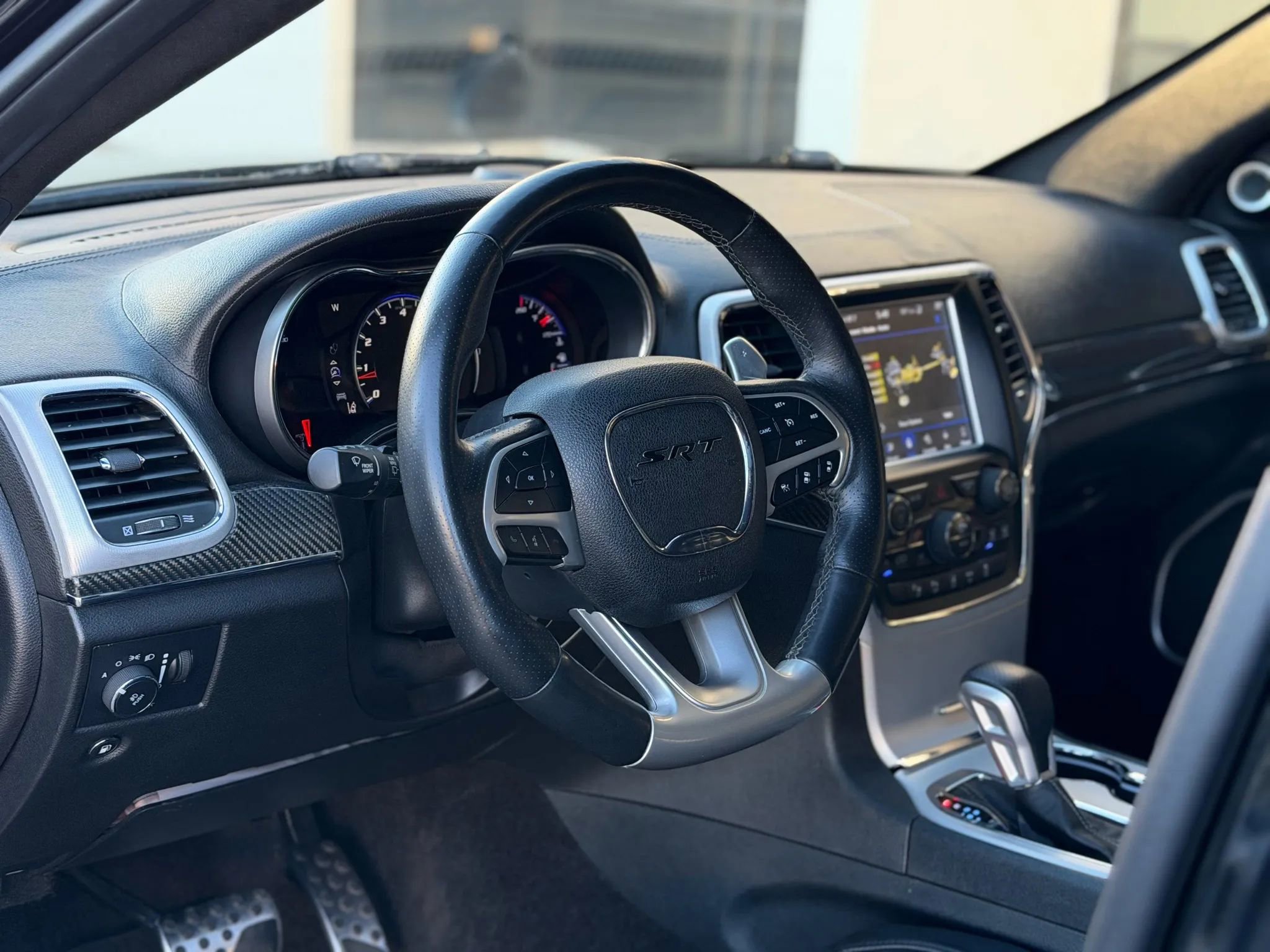 Used 2018 Jeep Grand Cherokee SRT image 13