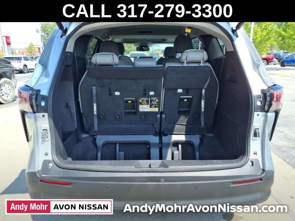 Used 2025 Toyota Sienna XLE FWD image 12