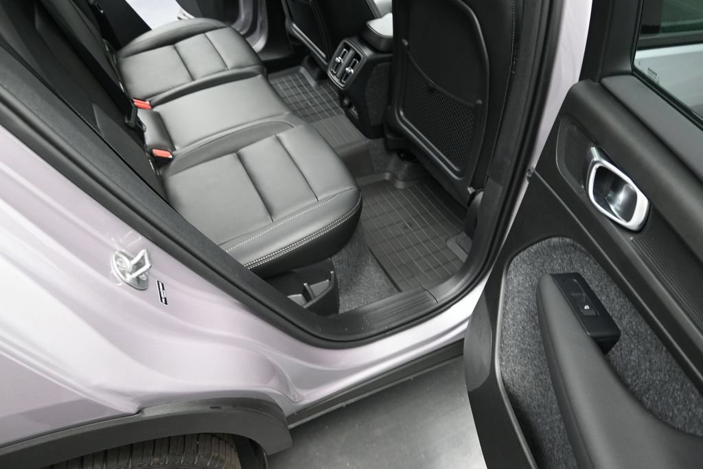 New 2026 Volvo XC40 B5 Plus w/ Protection Package Premier AWD/4WD image 17