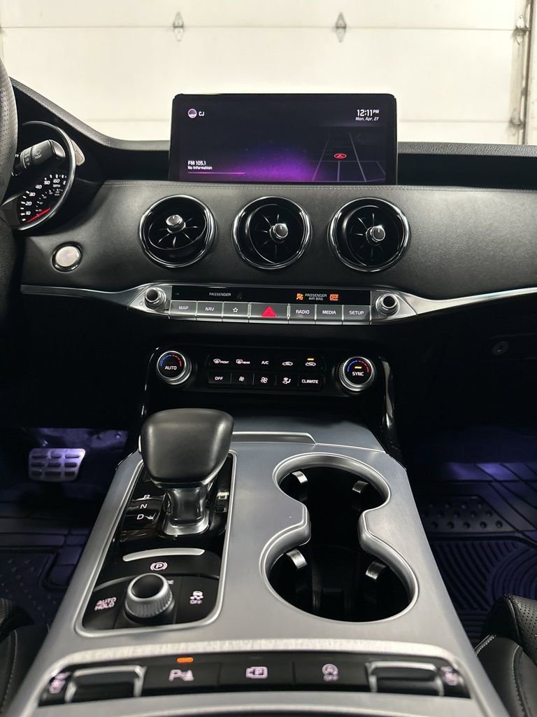 Used 2022 Kia Stinger GT2 RWD image 25