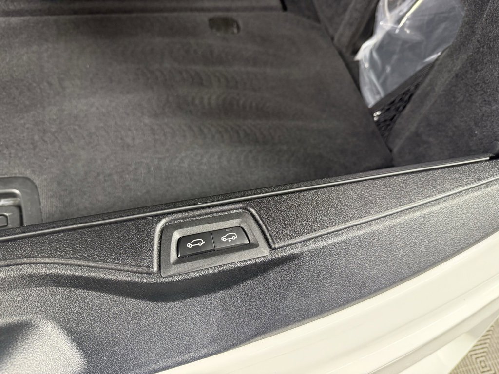 Used 2025 BMW X7 xDrive40i image 12