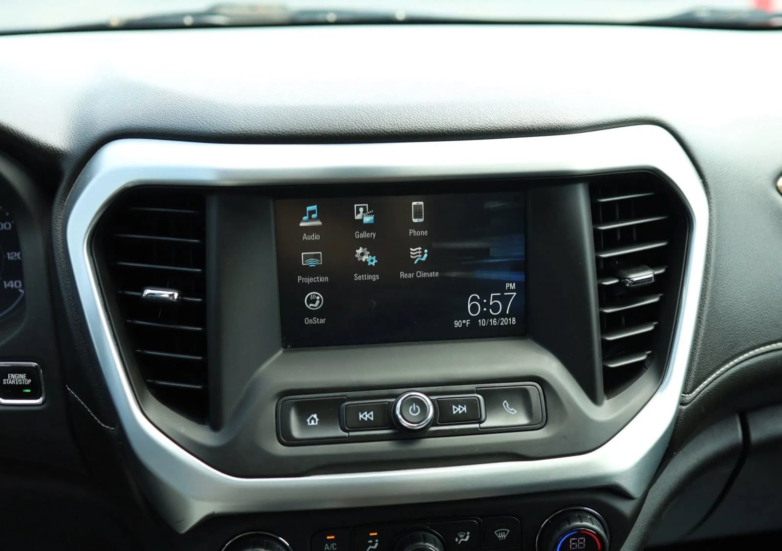 Used 2018 GMC Acadia SLE w/ LPO, Black Accent Package AWD/4WD image 17