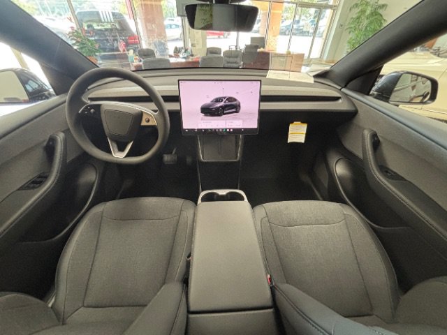 Used 2026 Tesla Model Y 2WD image 14