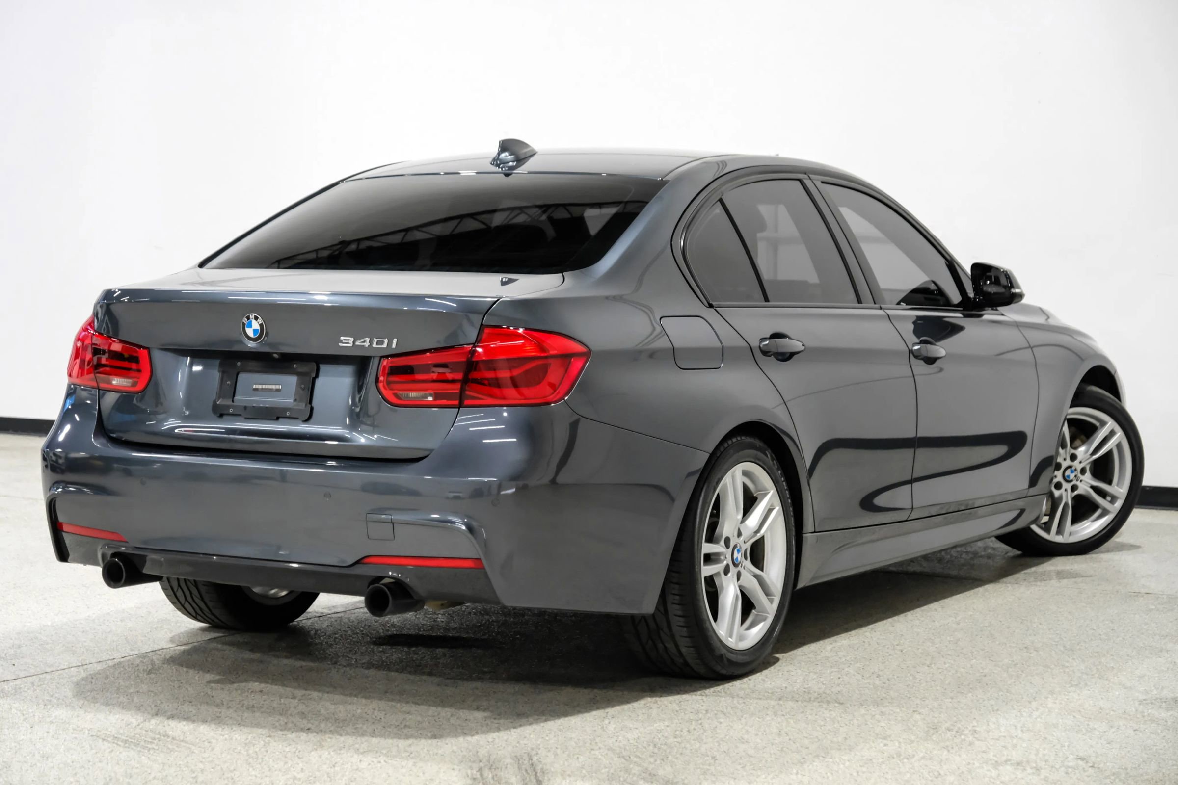 Used 2018 BMW 340i Sedan RWD image 6