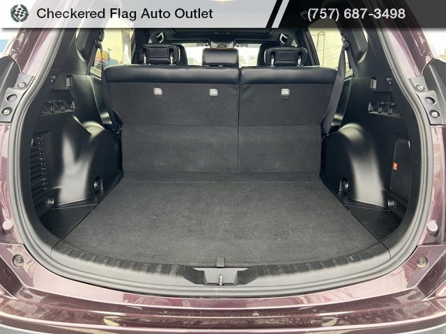 Used 2017 Toyota RAV4 SE image 16