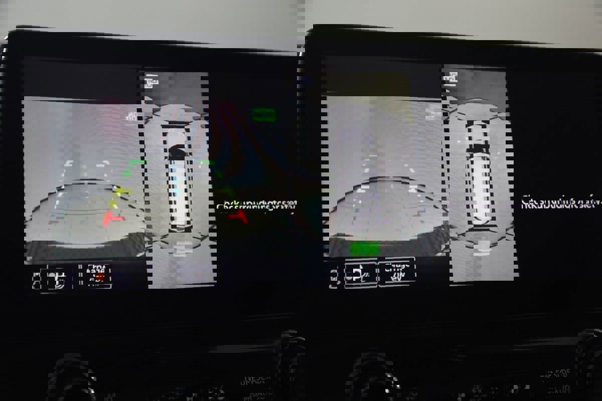 Used 2024 Nissan Armada Platinum w/ Captain's Chairs Package image 10