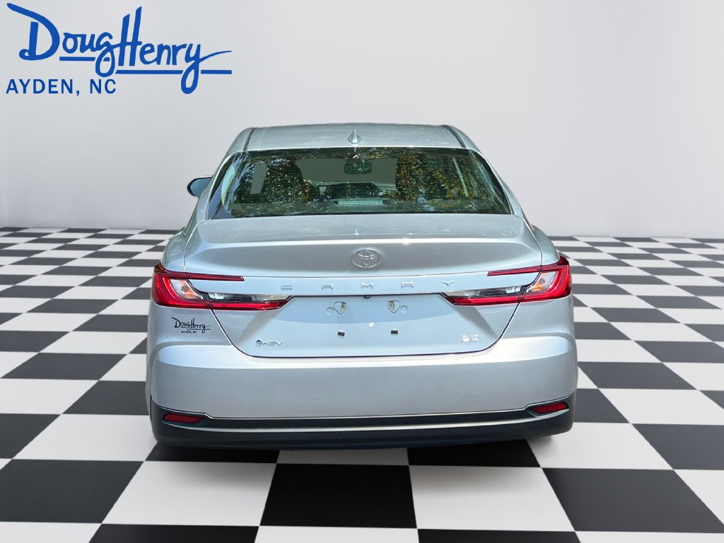 Used 2025 Toyota Camry LE FWD image 4
