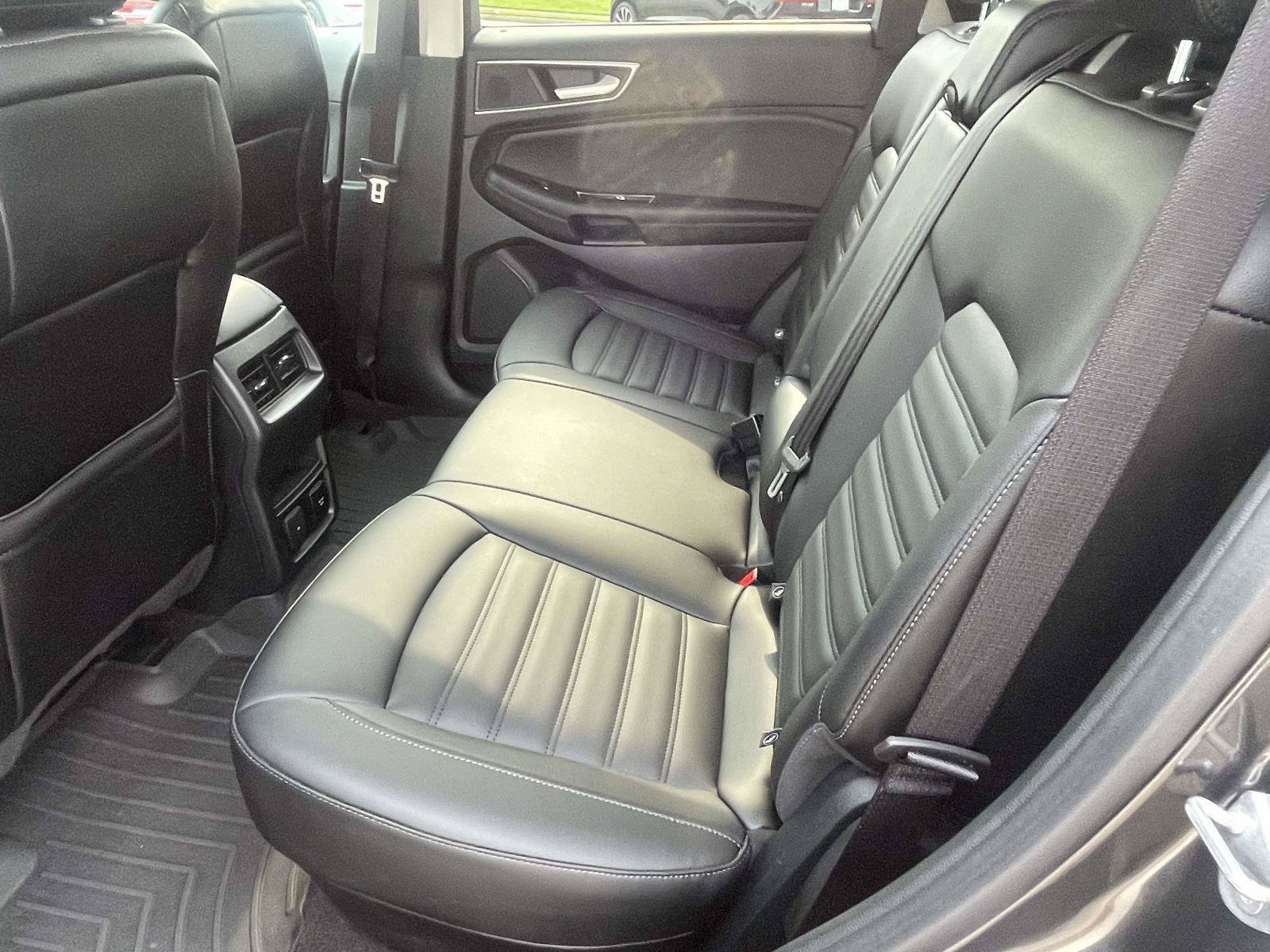 Used 2020 Ford Edge SEL w/ Convenience Package FWD image 10