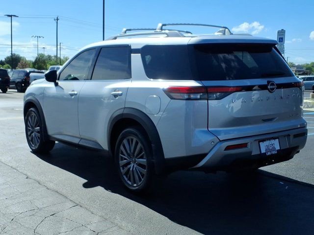 Used 2025 Nissan Pathfinder SL w/ SL Premium Package image 5