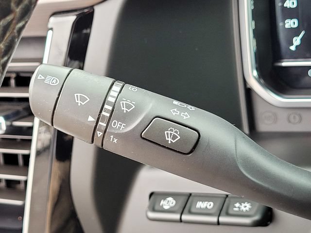 Used 2024 GMC Sierra 3500 Denali Ultimate AWD/4WD image 31