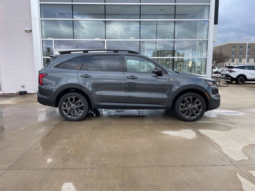 Used 2023 Kia Sorento X-Line EX image 4